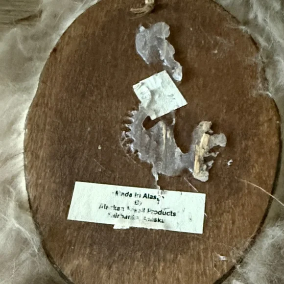 Vintage hand made pair of inuit art made in Alaska - Picture 2 of 3